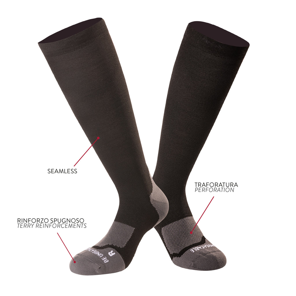 Under Shield® Peak Sportsocken Schwarz/Grau